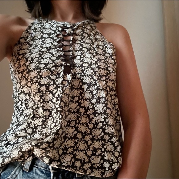 NEW LOOK Lace up Floral tank - 2 - Picture 4 of 16